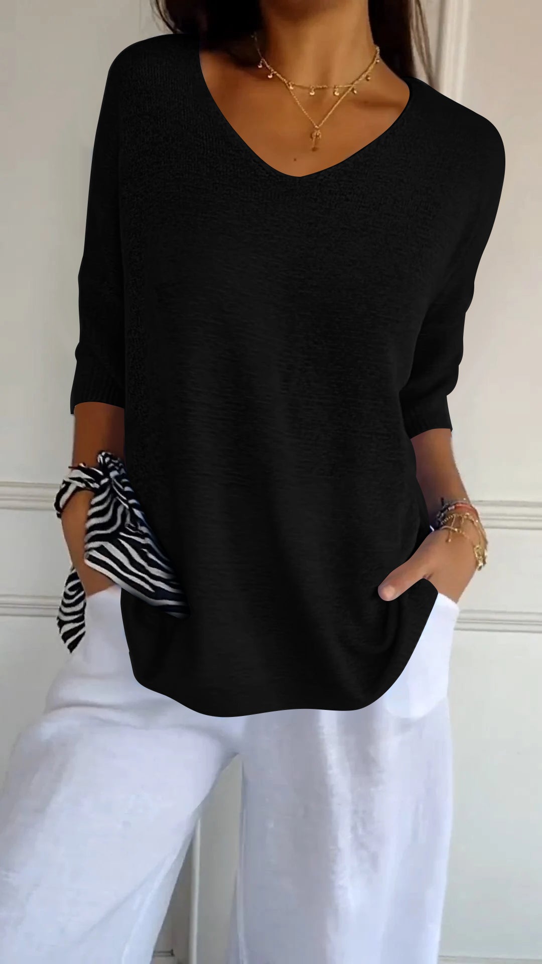 Laura V-Neck Light Knit Sweater