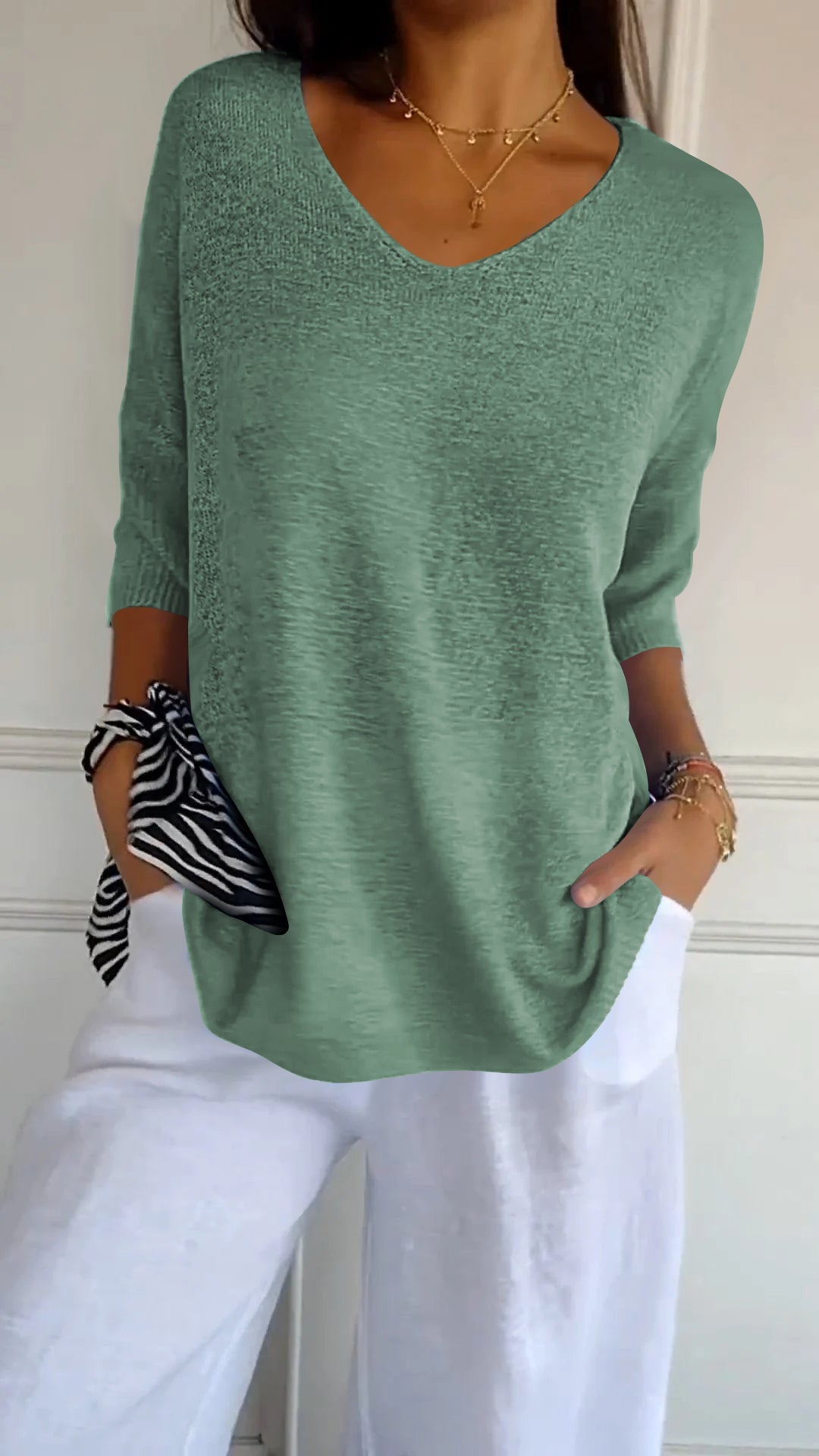 Laura V-Neck Light Knit Sweater